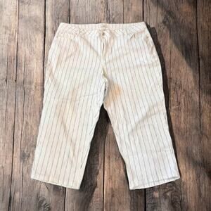 Cato Women's White Pinstriped  Hi-Rise 19" Inseam Capri Jeans | Size 28W